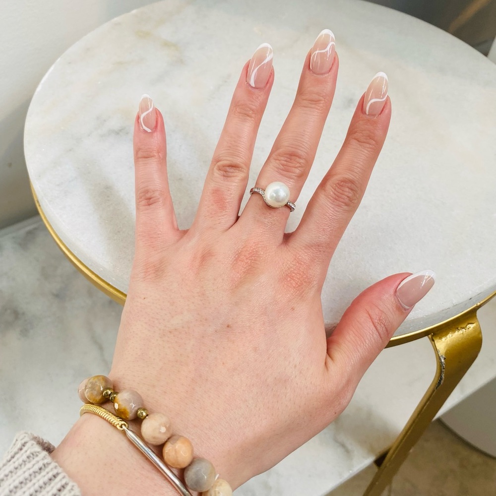 NEW Ring with pearl on top
